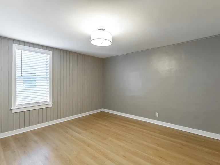 1209 Hanover St — Photo 41