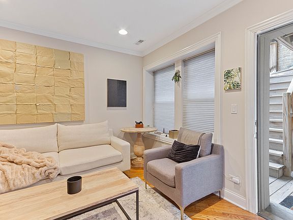 2nd image of 3525 W Belmont Ave #1E