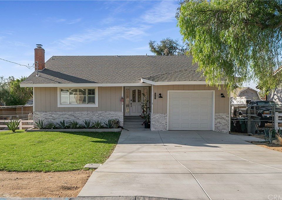 1st image of 3938 Crestview Dr