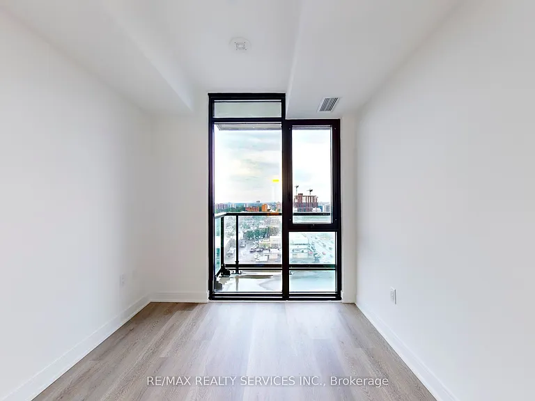 86 Dundas St E #1320 — Photo 15