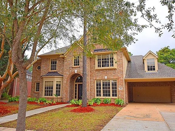 3rd image of 4111 Crimson Oak Ct
