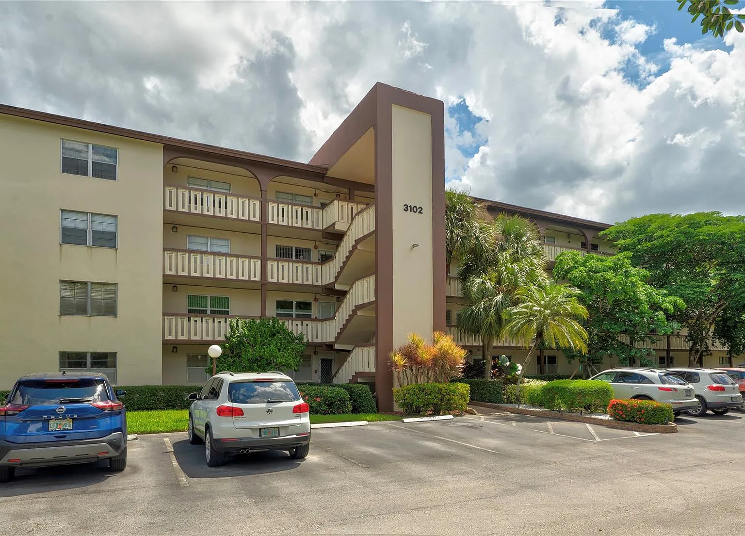 2 bed, 2.0 bath, 1162 sqft, $3,500 — Photo 1