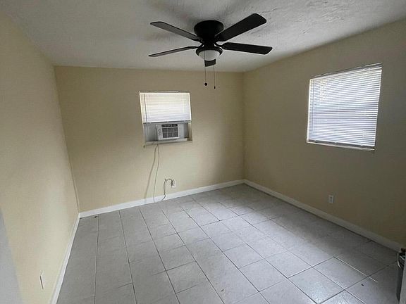 4th image of 22 NW 8th Ave APT 1
