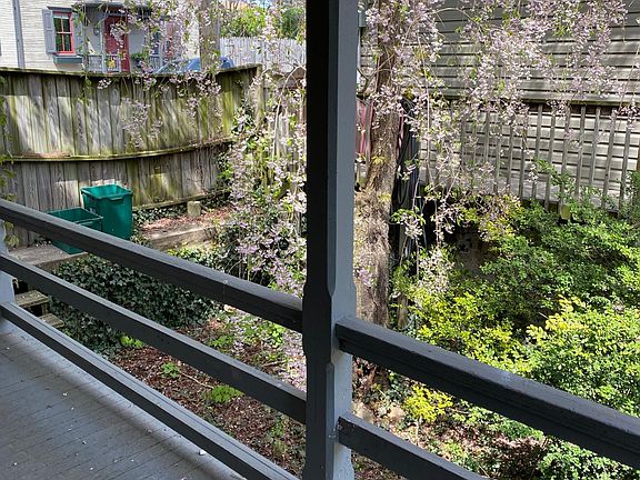 4th image of 463 E Market St APT 2