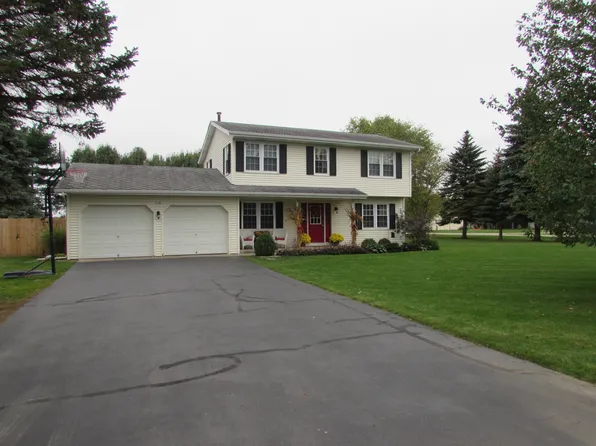 710 Maple Dr, Schoolcraft, MI 49087
