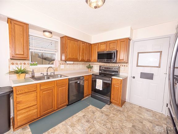 5th image of 5699 Sebastian Ln