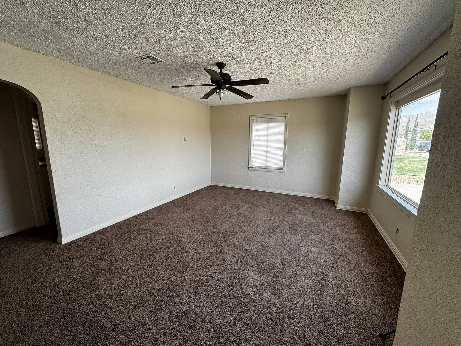 4220 Broaddus - 3 — Photo 2