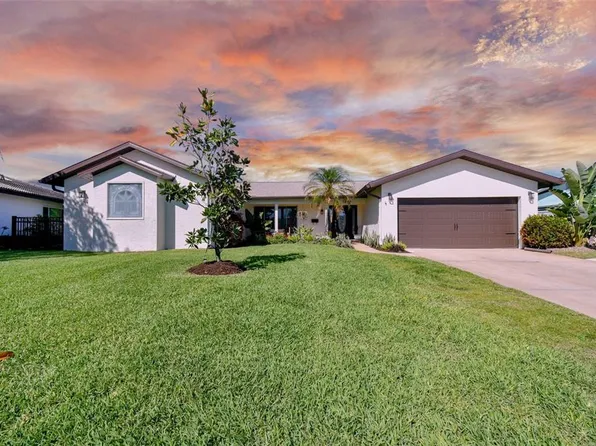 1353 51st Ave NE, Saint Petersburg, FL 33703