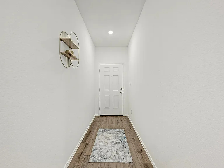 611 Halfmoon Dr — Photo 7