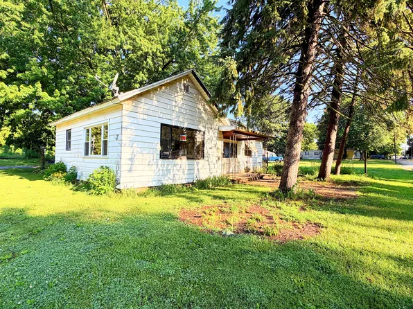 1402 N Sterling St, Streator, IL 61364
