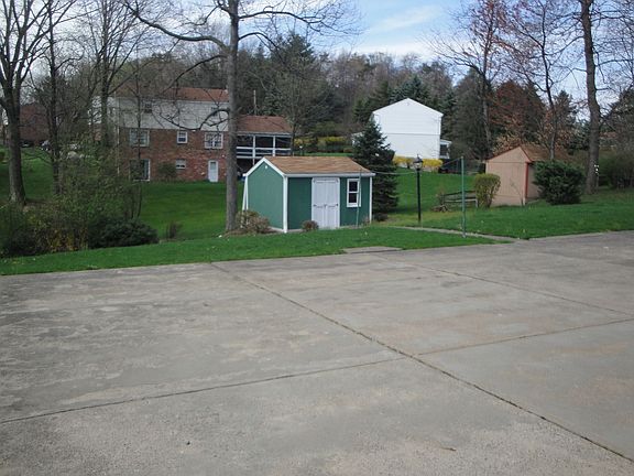 2nd image of 2709 Oakmoor Dr