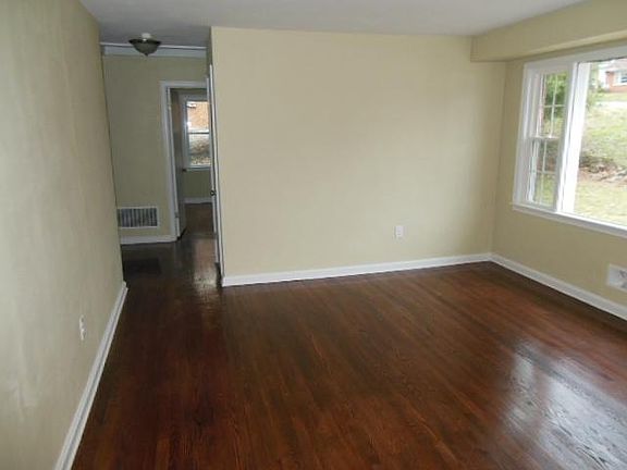 3rd image of 3469 Richards Blvd