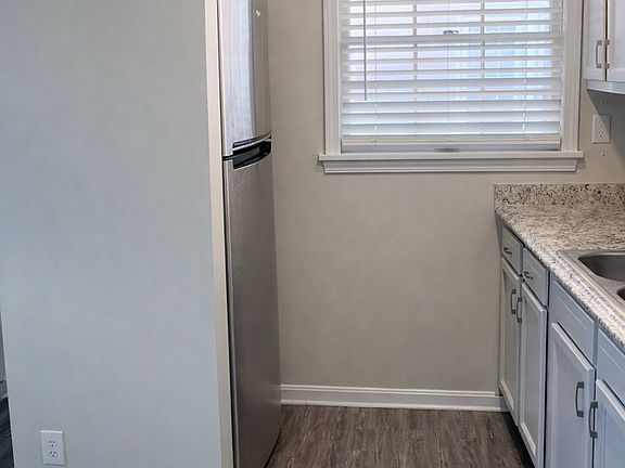 5th image of 2100 Murray Ave #5