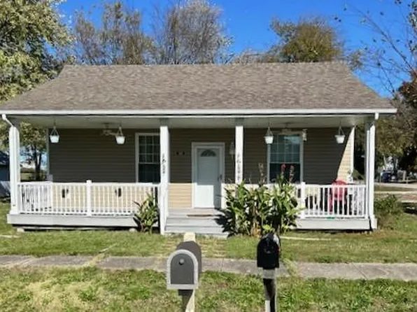 101 W Pine St, Baldwin, IL 62217