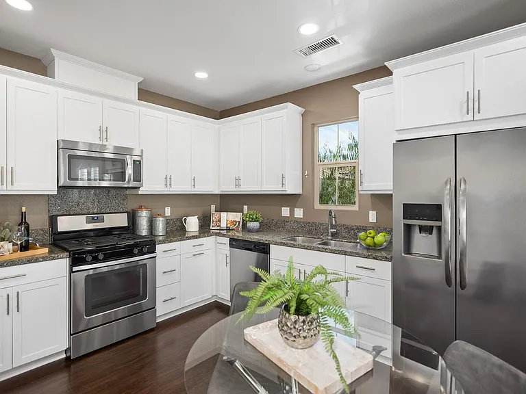 912 El Paseo — Photo 10