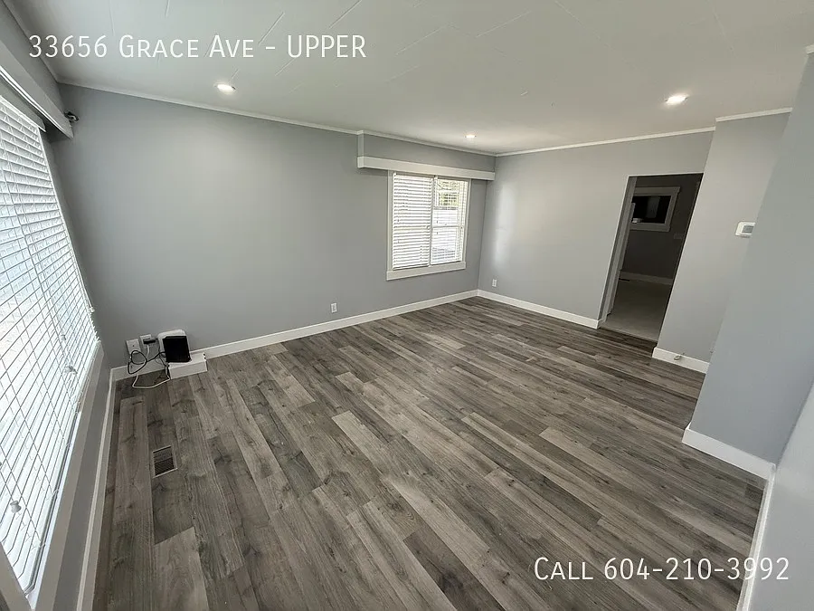 Spacious Renovated Upper in Matsqui — Photo 4