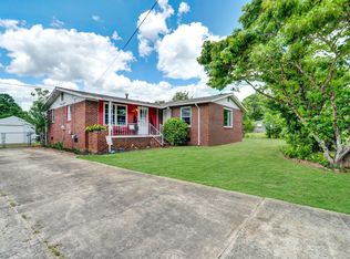 302 Douglas St, Laurens, SC 29360