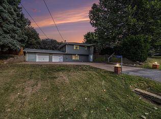 15365 Crestview Dr, Council Bluffs, IA 51503