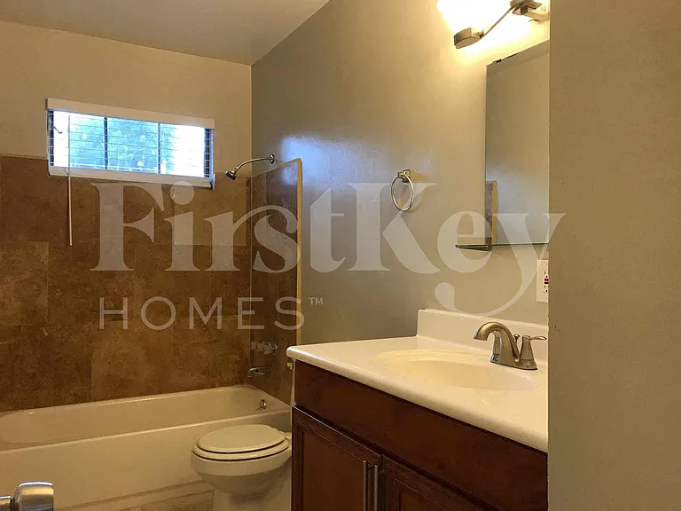1507 W Berridge Ln — Photo 7