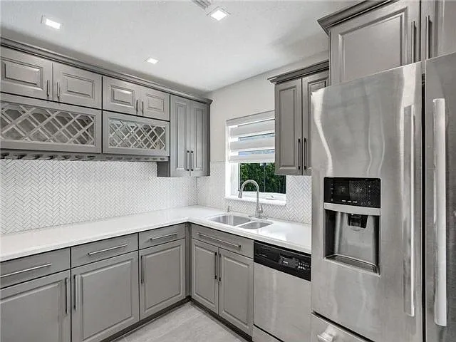 11627 SW 50th St — Photo 3
