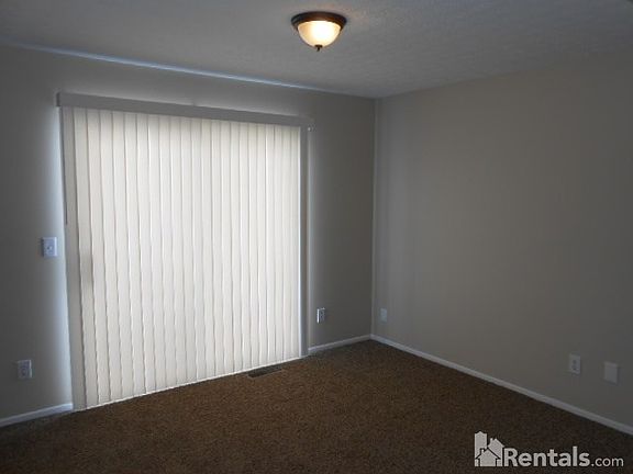 3rd image of 1511 Autumn Dr