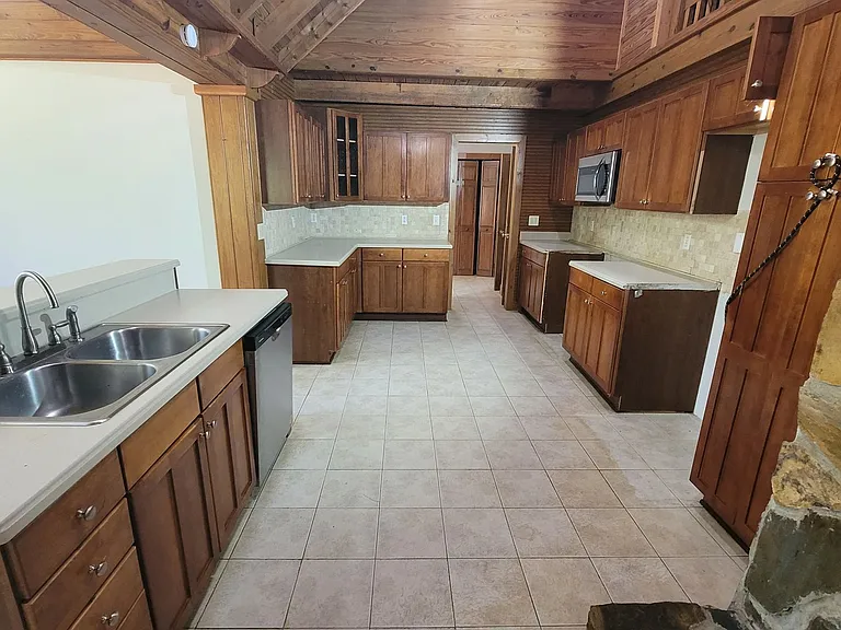 2391 Booth Cir — Photo 26