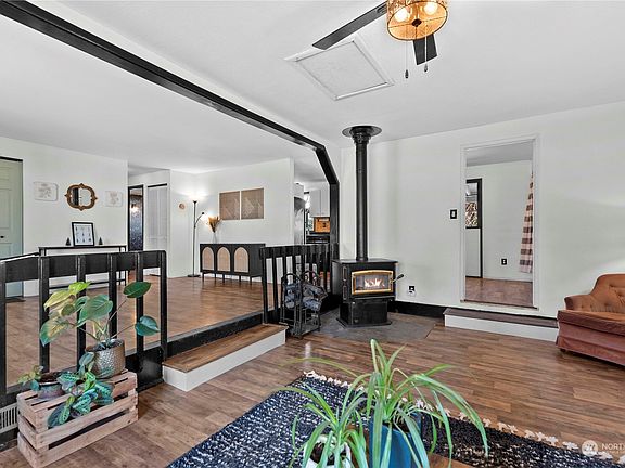 4th image of 1594 Tedford Street SE