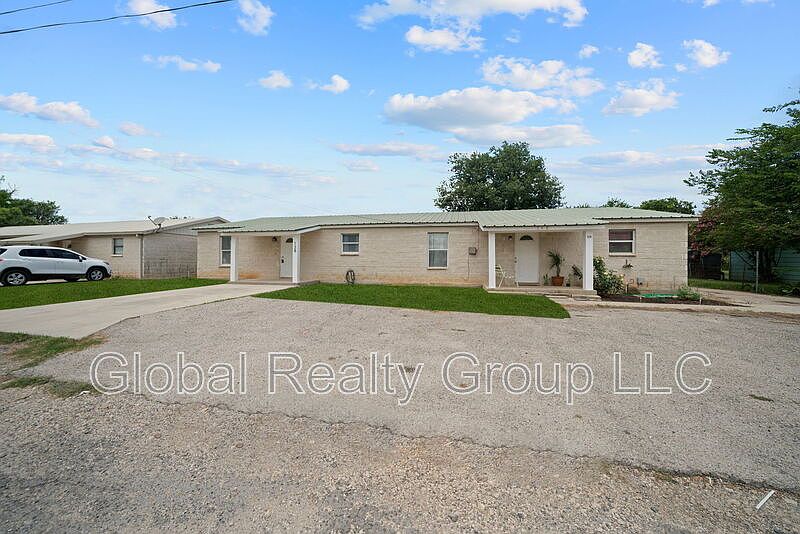 1st image of 138 Shawn Ln