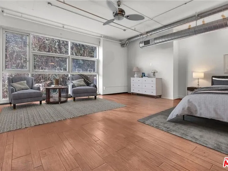 510 S Hewitt St #102 — Photo 4