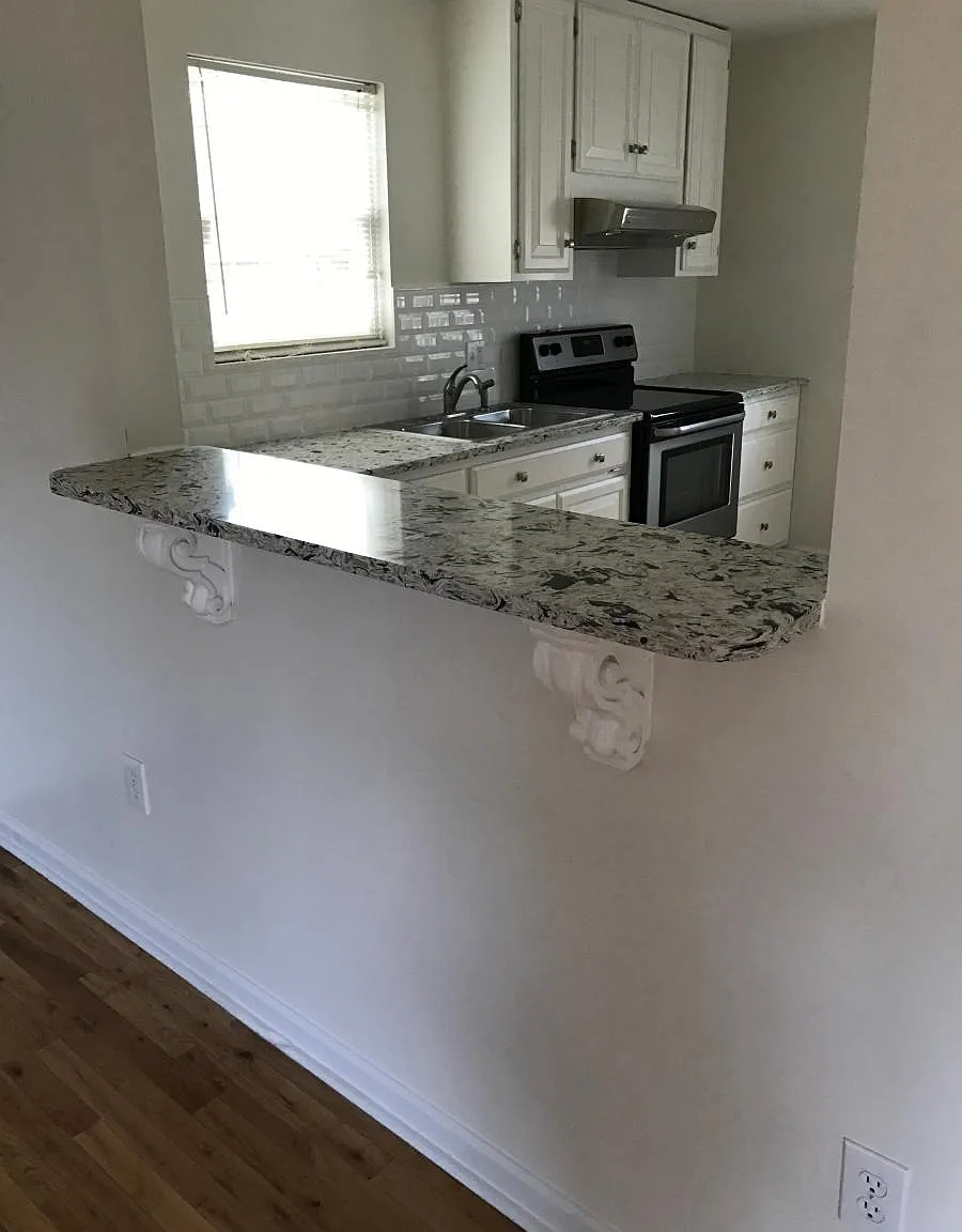 2 bed, 1000 sqft, $1,800 — Photo 1