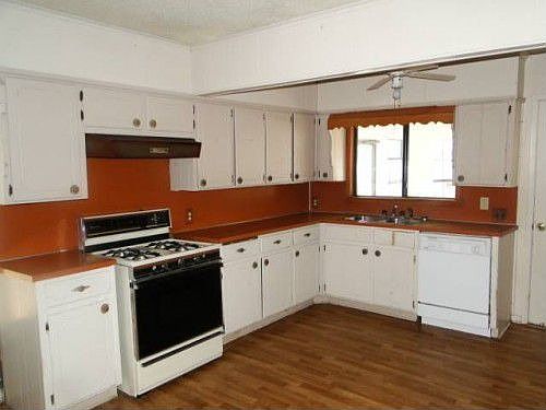 5th image of 1008 N Davis St