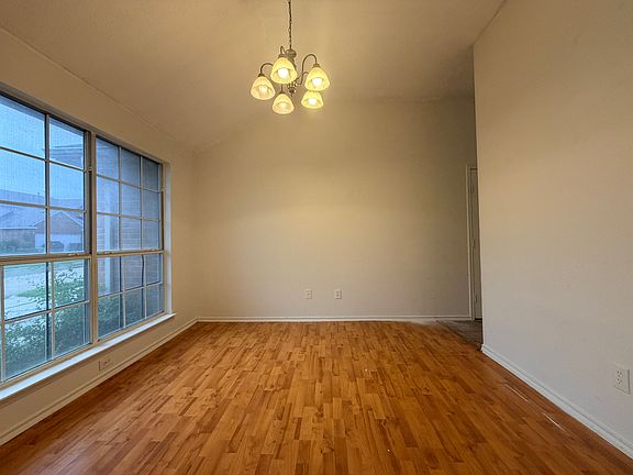 5th image of 1023 Bonanza Dr