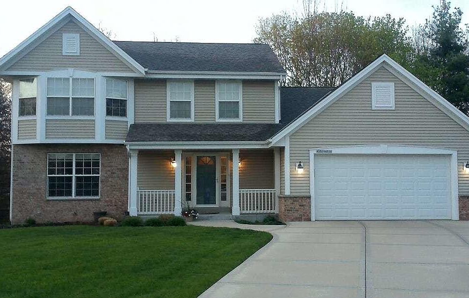 2nd image of W332N4524 Grace Ct