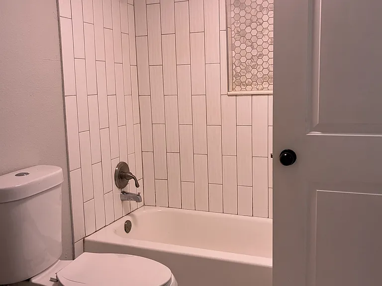 2344 Johnson Ave — Photo 6