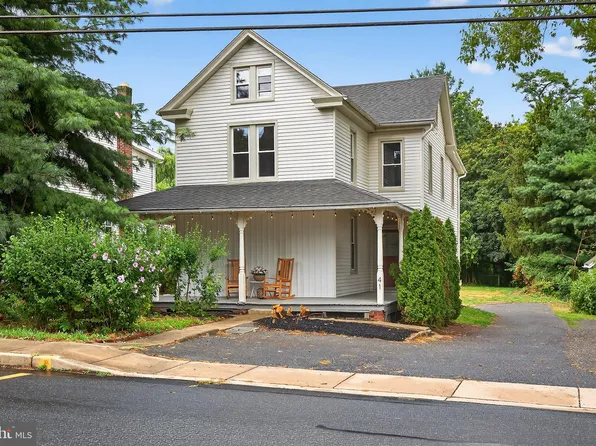 41 Blue Rock Rd, Millersville, PA 17551