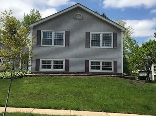 845 Silverwood Ct, Lake Zurich, IL 60047