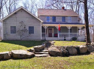 26 Old Schoolhouse Rd, Scituate, RI 02831