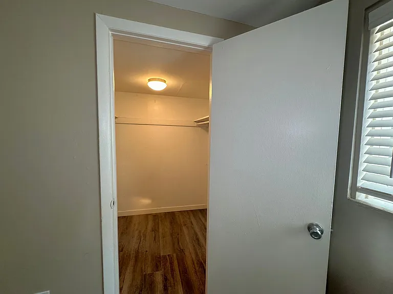 102 W Ida Ave — Photo 25