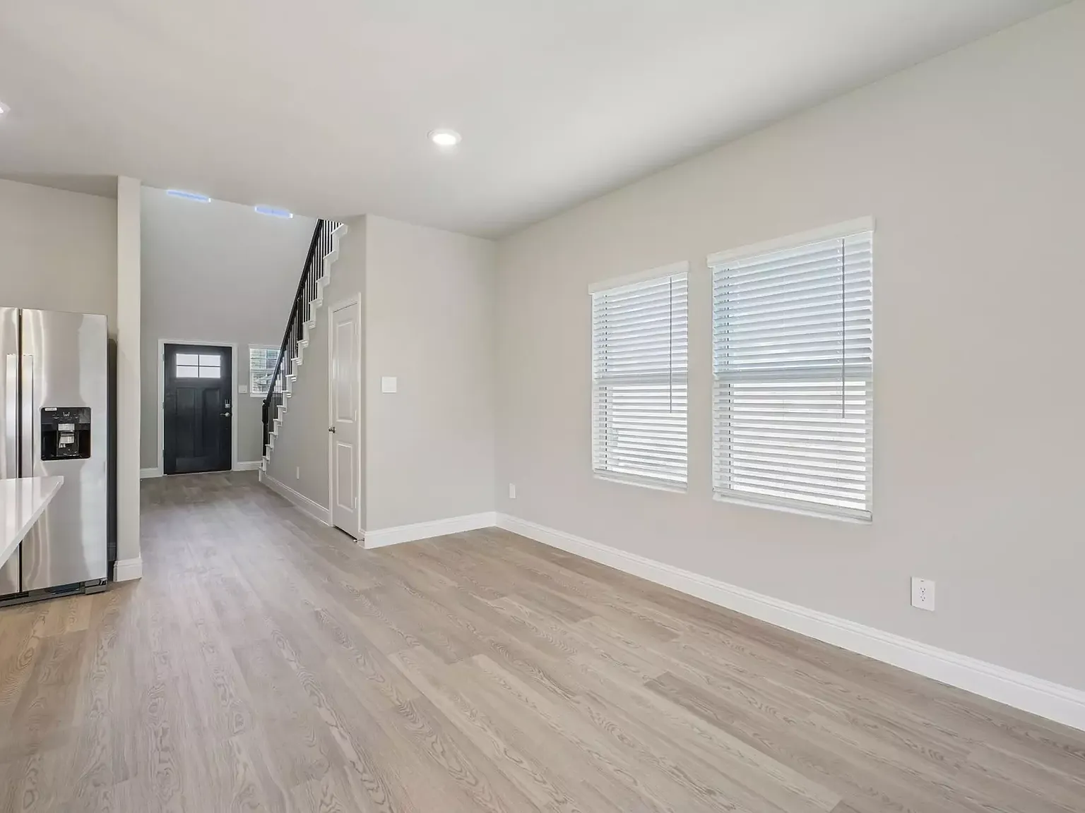 4 bed, 2.5 bath, 2055 sqft, $2,400 — Photo 3