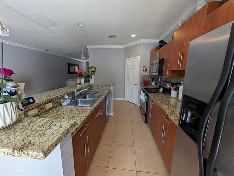 238 SE 2nd Ave #Townhouse 238 — Photo 8