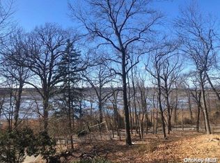 118 Makamah Rd, Northport, NY 11768