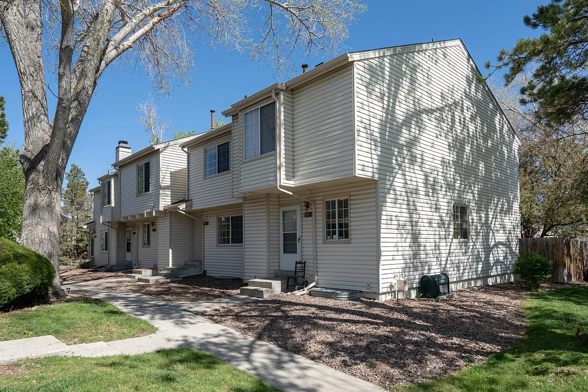 Building Photo - 4221 S Mobile Cir #D