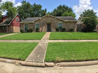 823 Reseda Dr, Houston, TX 77062