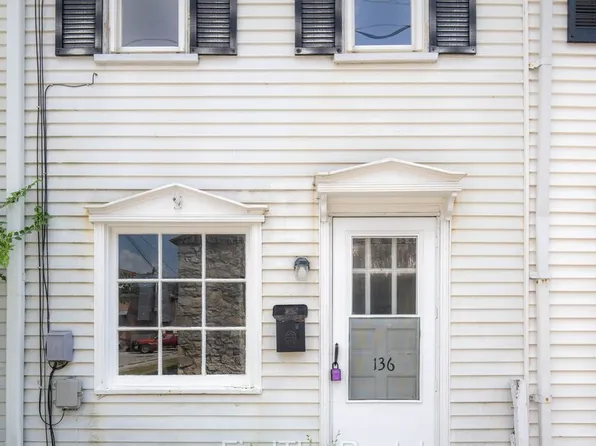 136 W Church Ave, Carlisle, PA 17013