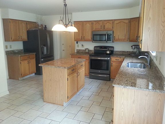Kitchen -granite counters