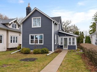4832 N Cumberland Blvd, Whitefish Bay, WI 53217