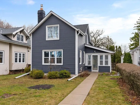 4832 North Cumberland BOULEVARD, Whitefish Bay, WI 53217