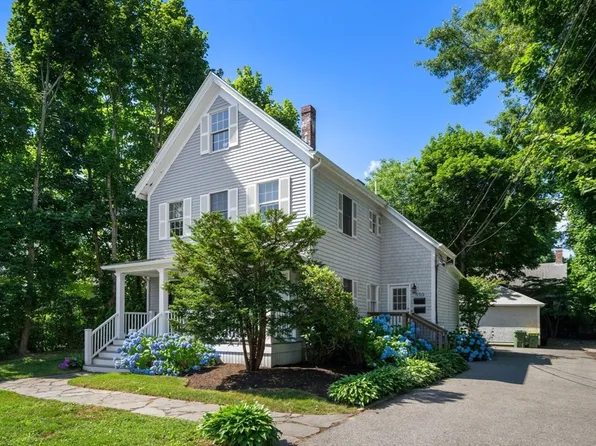 103 Sandwich St, Plymouth, MA 02360