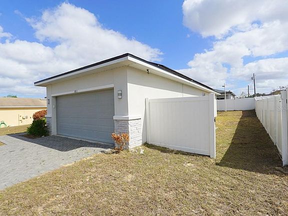 2nd image of 880 Colville Dr