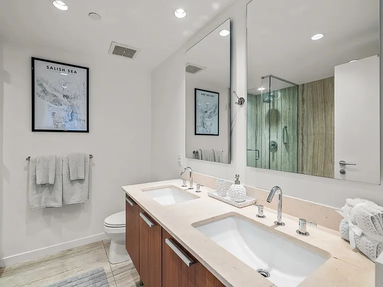707 Courtney St #1403 — Photo 10